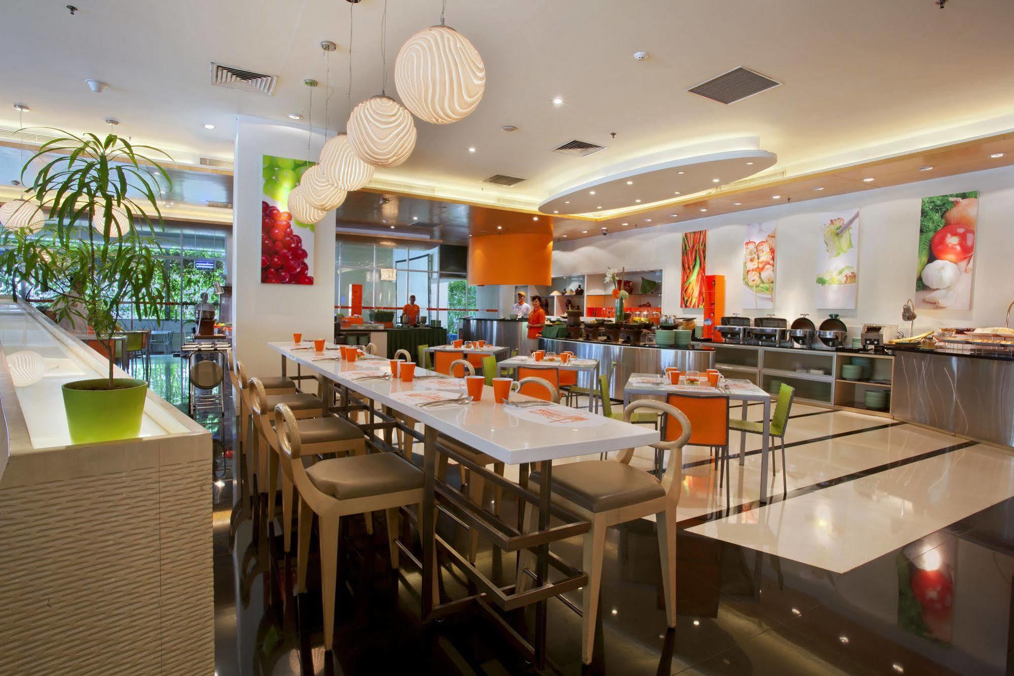 Harris Hotel And Conventions Kelapa Gading Jakarta Buitenkant foto